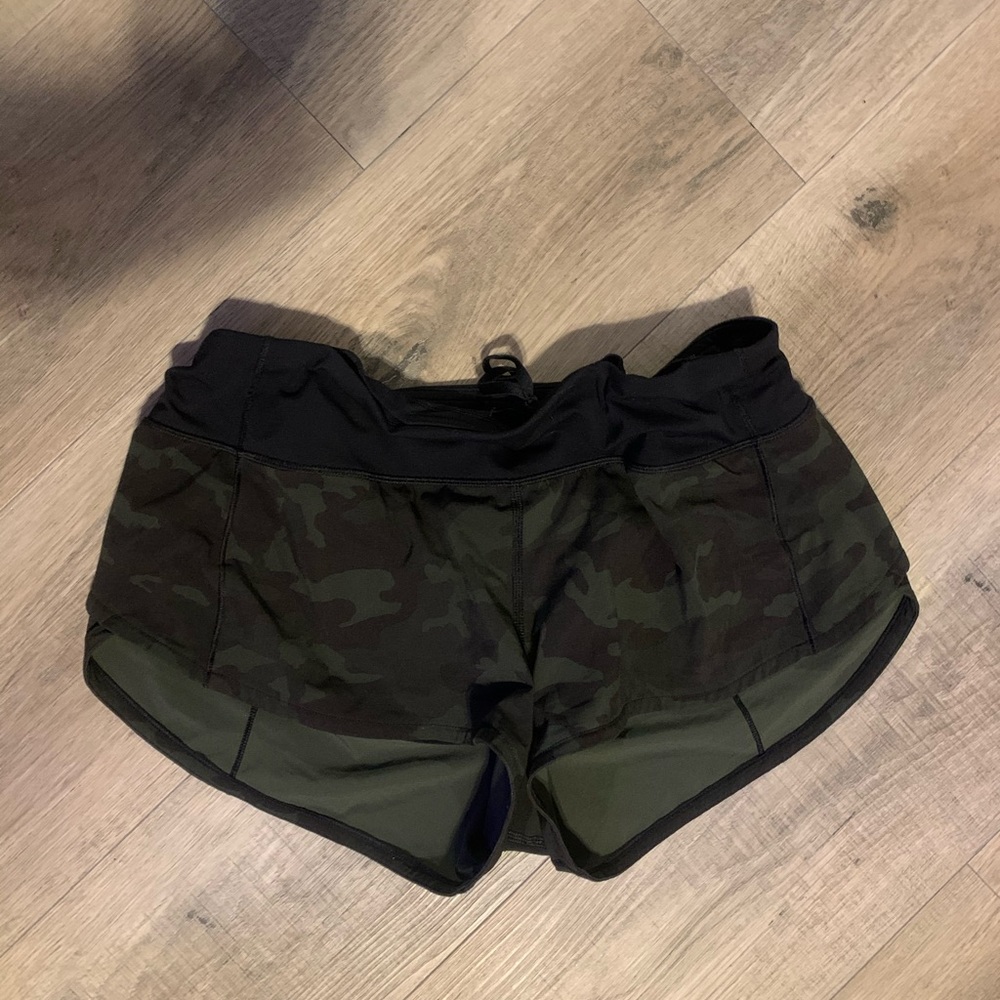 Camo LULULEMON speed up short!
